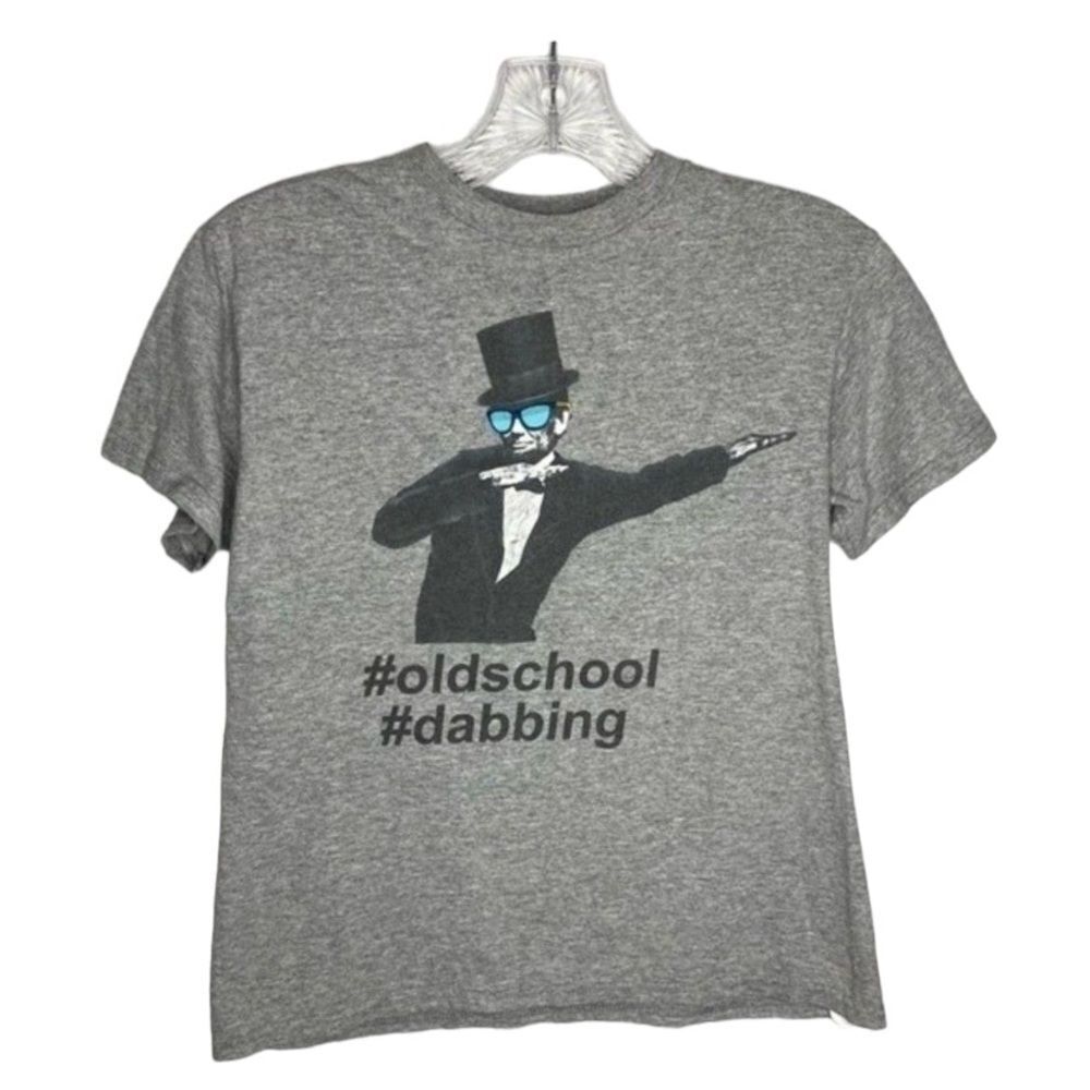 5/$15 Fifth Sun Gray Short Sleeve Casual Graphic Tee Abraham Lincoln Dabbing S